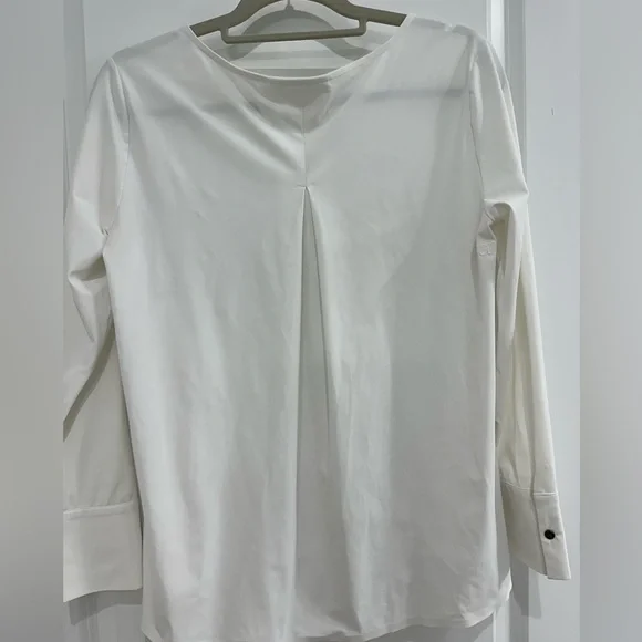 ADAY Something Tailored Small Classic White V-Neck top  Capsule Wardrobe - Picture 6 of 16